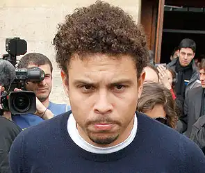 Роналдо поссорился с трансвеститами