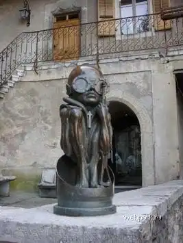 Странные скульптуры