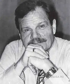 Михаил Иванович Пуговкин.