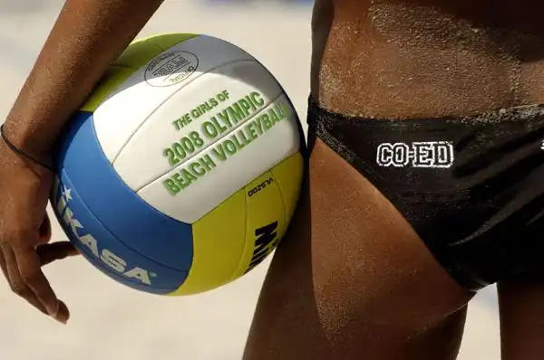 Девушки пляжного волейбола