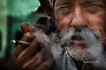 ЗАГЛЯНЕМ В ГЛАЗКИ!