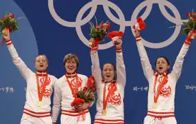 Наших спортсменов засуживают?