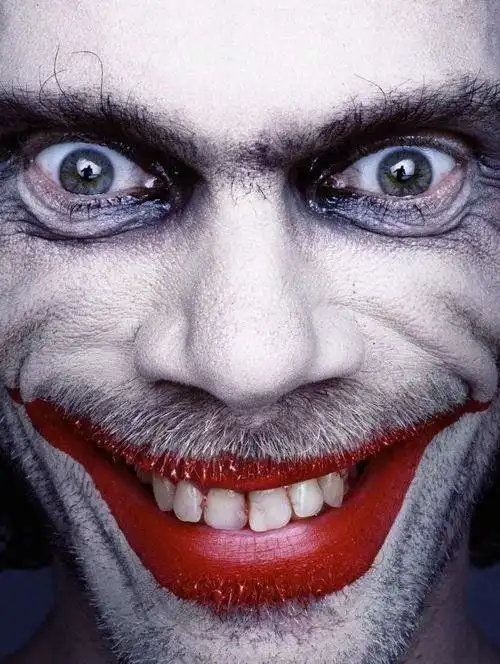 Мрачные клоуны