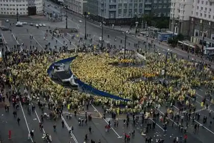 Челябинск улыбнулся миру