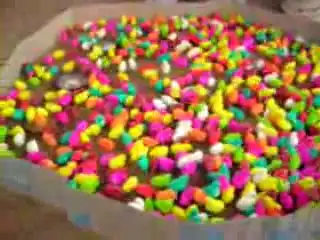 Разноцветные цыплята