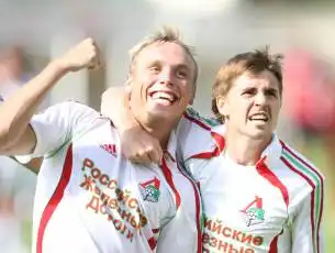 Денис  Глушаков