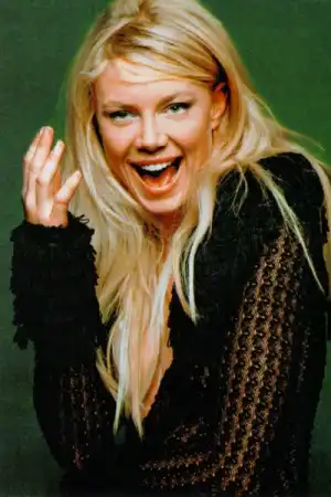 Знаменитость Peta Wilson в эротичных засветах