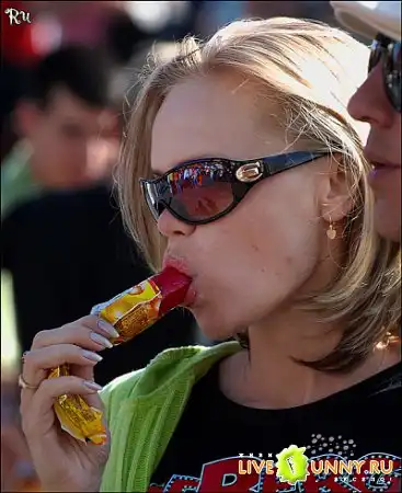 девушки и мороженое!