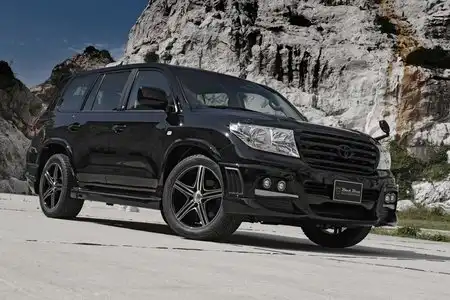 Внедорожник Toyota Land Cruiser Black Bison Edition от Wald International