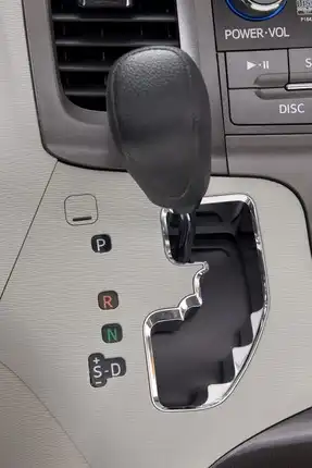 Toyota показала новую Sienna