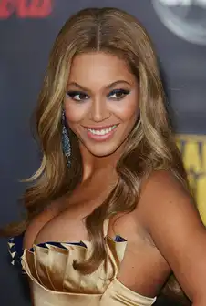 Горячая десятка голивудских бюстов