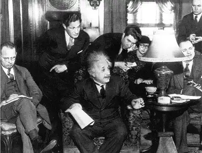 Альберт Эйнштейн