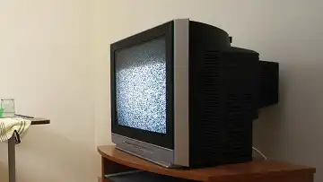 Суд запретил показывать «Дом-2» с 04.00 до 23.00