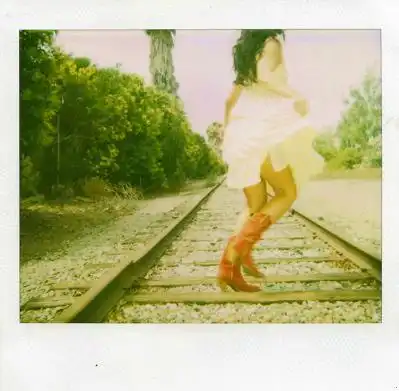 [Полароидные снимки]