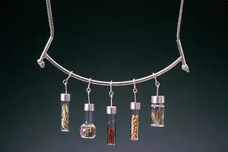 "Живые" украшения