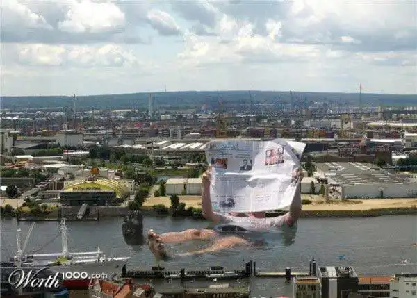 Гигантский или миниатюрный мир.