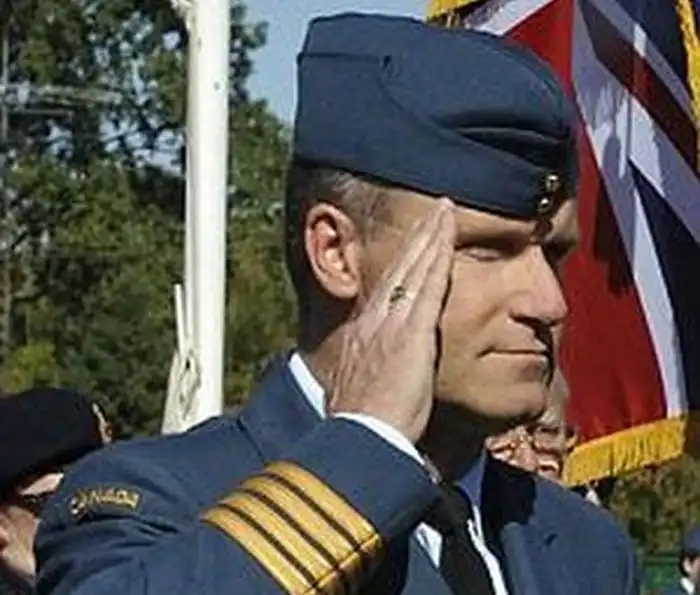 Экс-начальник крупнейшей базы ВВС Канады оказался маньяком