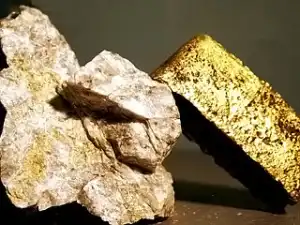 Миллиардеры скупают золото тоннами