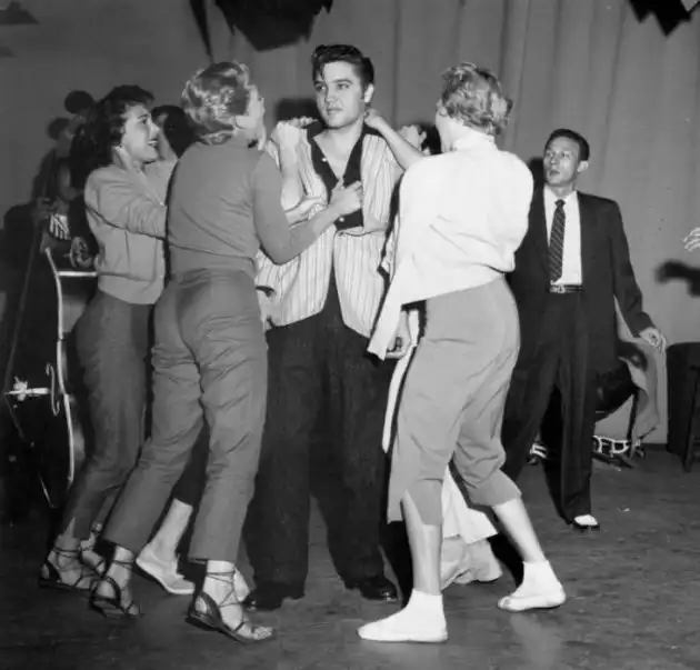 Старые фото известных людей