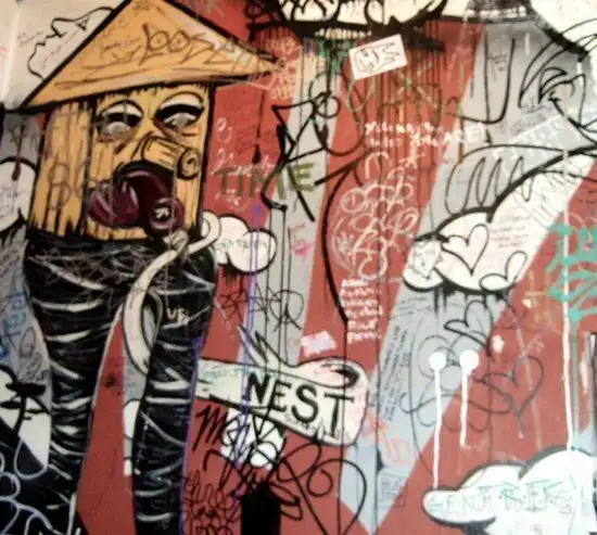 Что пишут на стенах в туалете