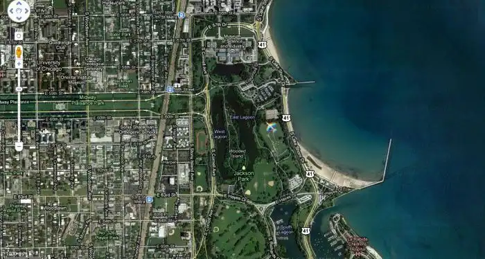 Самолет-радуга на карте Google