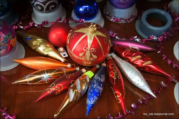 Как делают ёлочные игрушки
