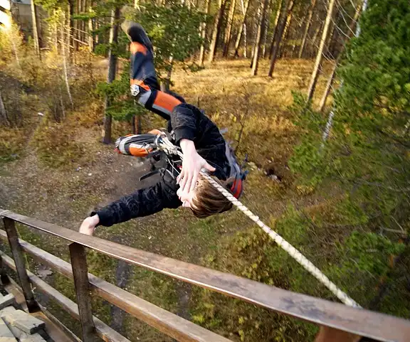 Роупджампинг