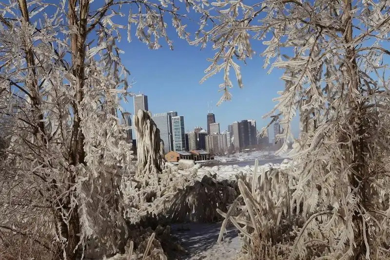 В объятиях суровой зимы