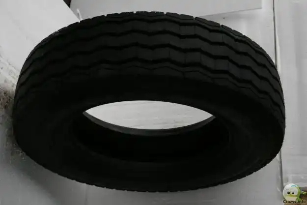 5 литров нефти из двух старых покрышек