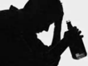 Алкоголиков и наркоманов лишат водительских прав