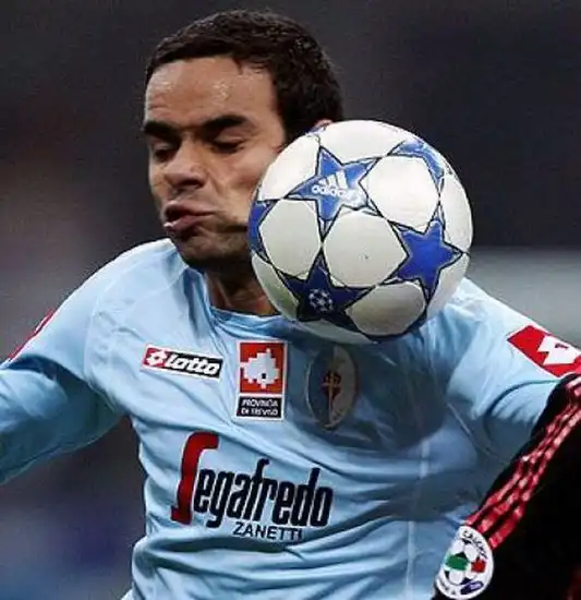 Встреча мяча и лица