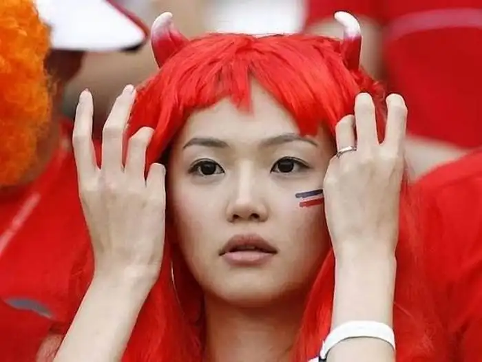 Симпатичные футбольные болельщицы