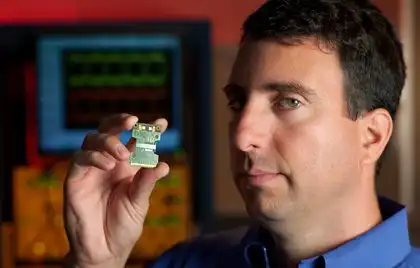 Intel передал информацию с помощью луча со скоростью 50 Гбайт/сек