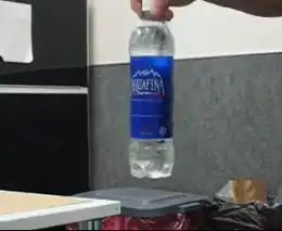 Как прятать что то в бутылке