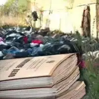 Чиновница попала под статью из-за выброшенных вещей для погорельцев