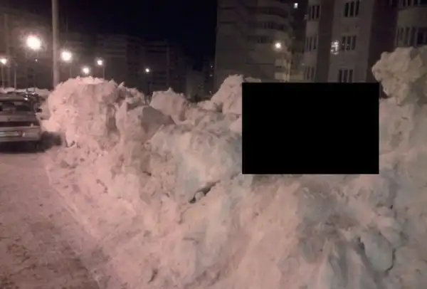 Если очень-очень долго не откапывать машину от снега...