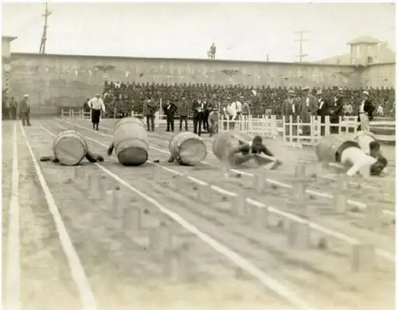 Странные старинные фото