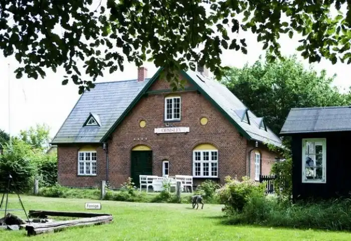 Дом из старого железнодорожного вокзала