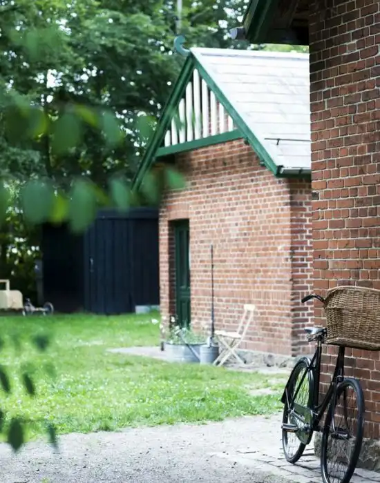 Дом из старого железнодорожного вокзала