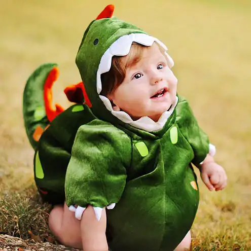 Дети в костюмах на Хэллоуин