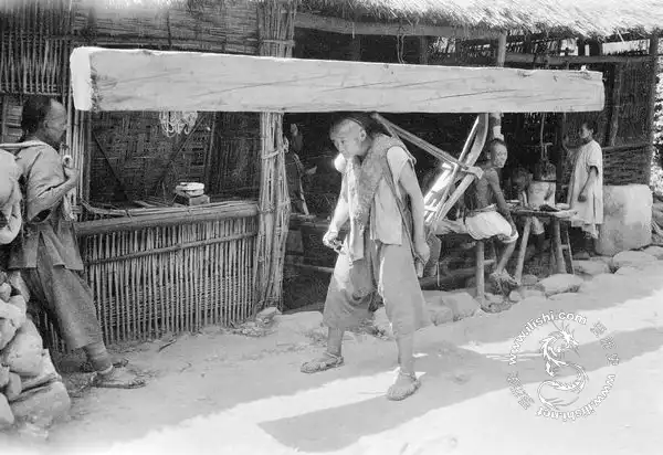 Китайские кули-носильщики