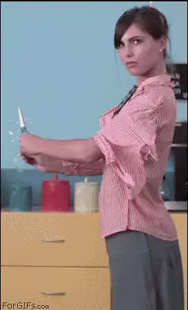 Как идеальная жена должна встречать мужа с работы (1 гифка)