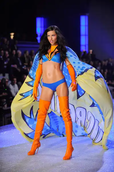 Шоу Victoria's Secret 2011