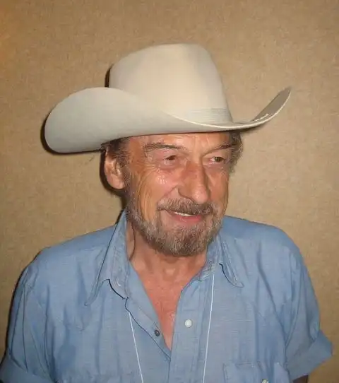 Ножи и их родители: Бастер и Джулия Варенски