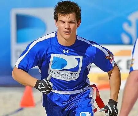 Тейлор Лотнер