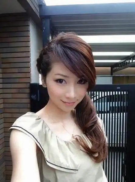 Сколько лет этой девушке