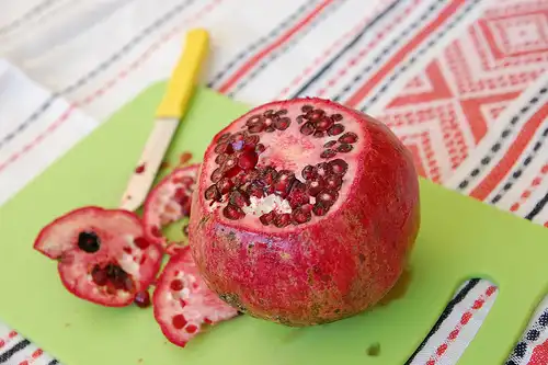 Как правильно чистить гранат (мини пост)