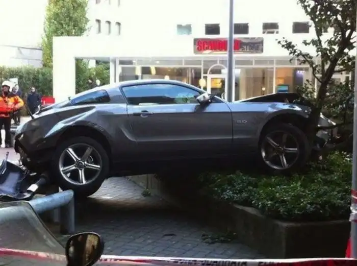 Неудачная парковка (мини пост)