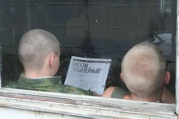 Армии солдаты нужны. В армии без солдат абсурд и коррупция.