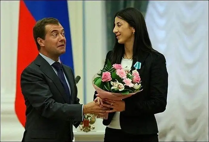 Дмитрий Анатольевич и дамы (джигало:D)